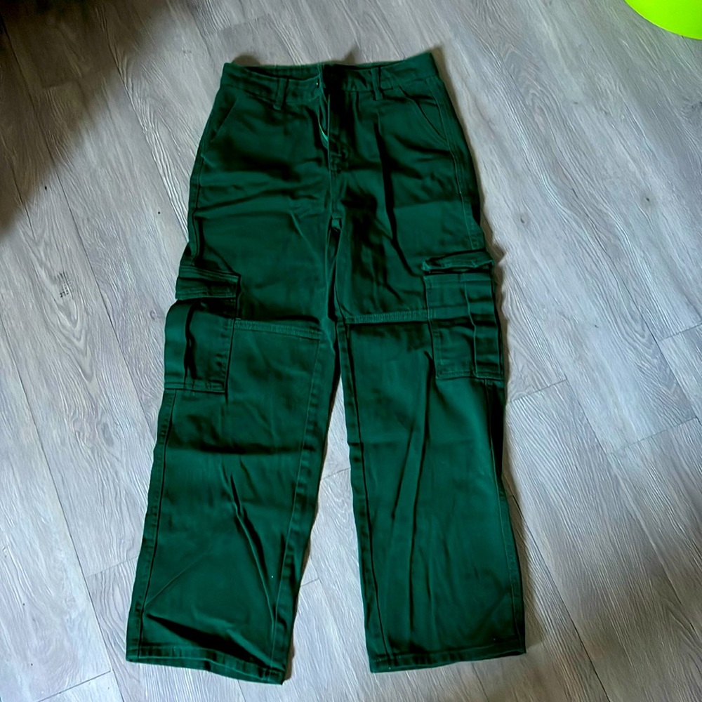 NWOT green cargo jeans